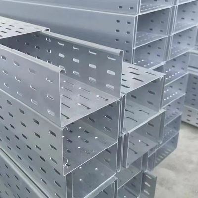 Le câble perforé léger Tray Galvanized Steel Cable Tray en métal a adapté aux besoins du client